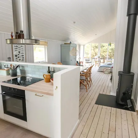 Modern 2nd Row Near North Sea Sj671