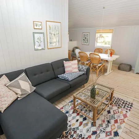 Vakantiehuis Modern 2nd Row Near North Sea Sj671